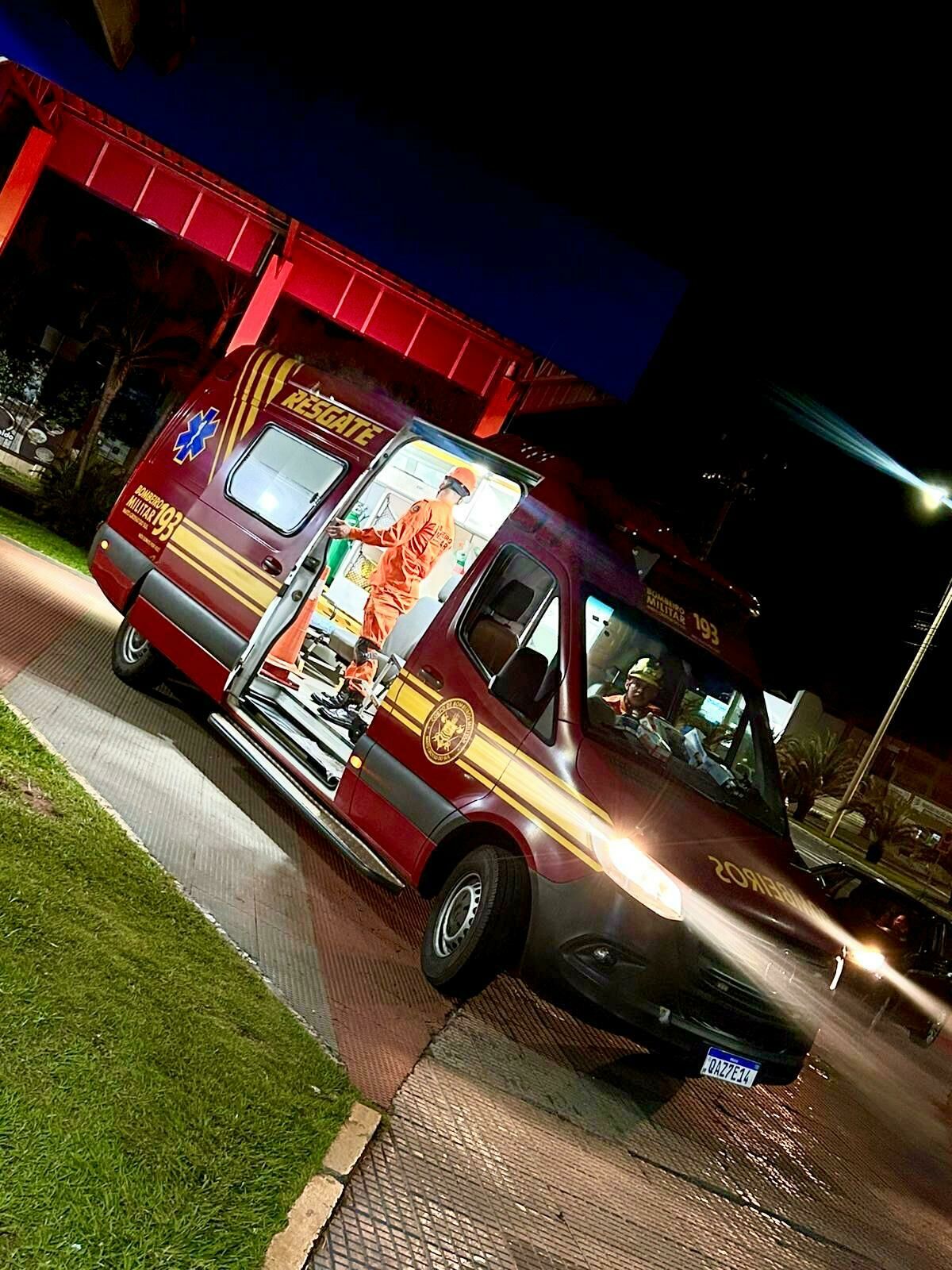 Imagem de compartilhamento para o artigo Colisão entre motocicletas deixa duas mulheres feridas em Costa Rica da MS Todo dia